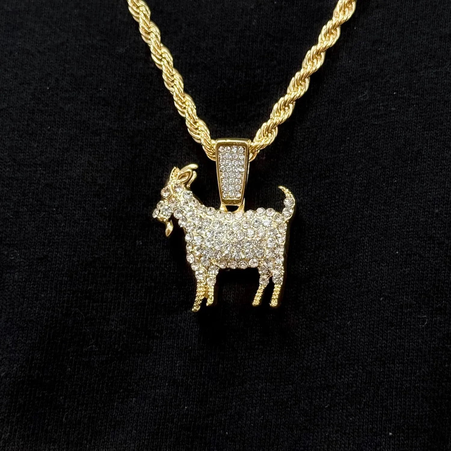 Men's Iced-Out Basketball Pendant with Rope Chain  Sports-Inspired Hip-Hop Necklace