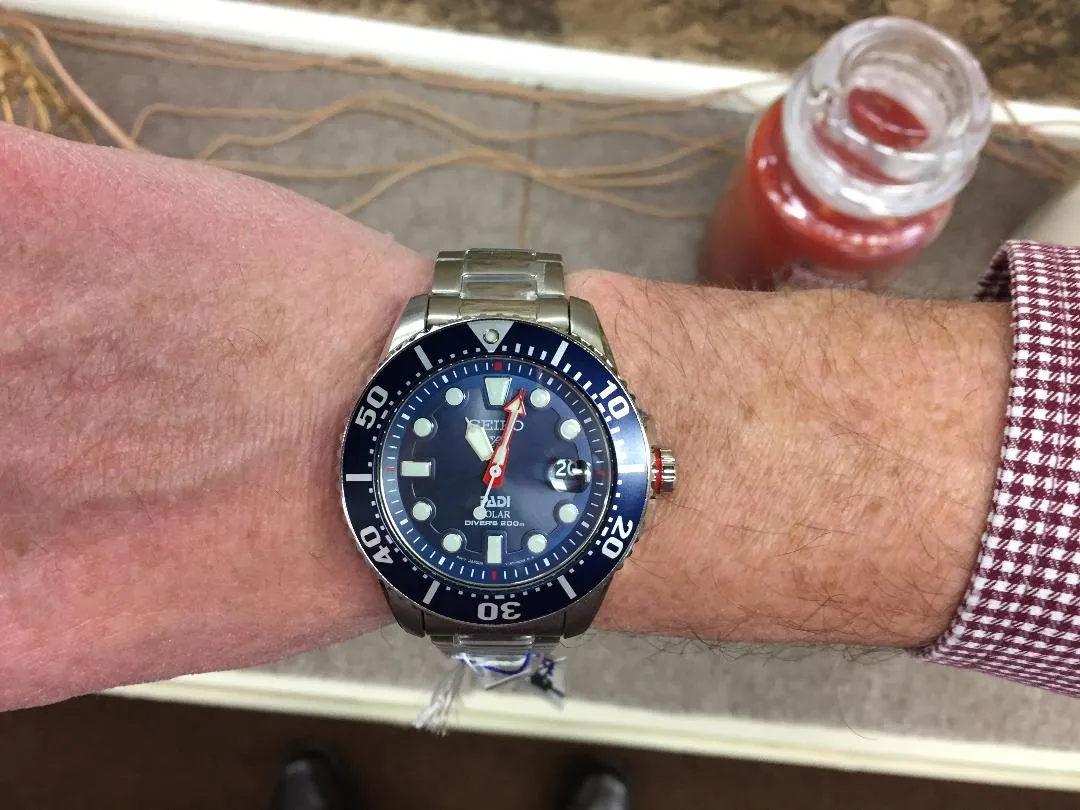 Men's Seiko Solar Divers Watch P.A.D.I Approved SNE435